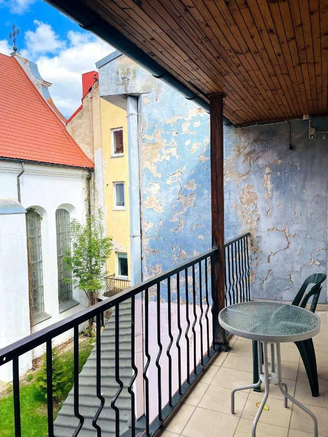 Mikalo House *